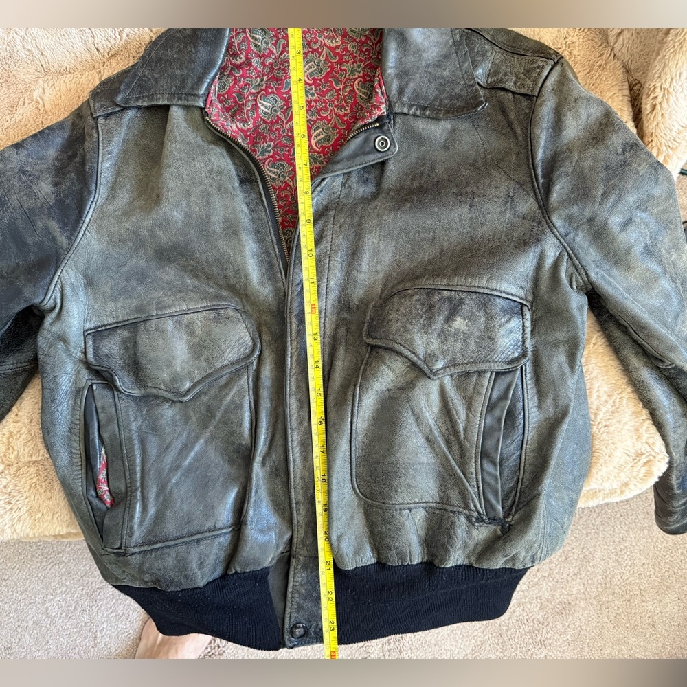 Vintage Distressed Black Leather Bomber Jacket Size M/L - Picture 12 of 12